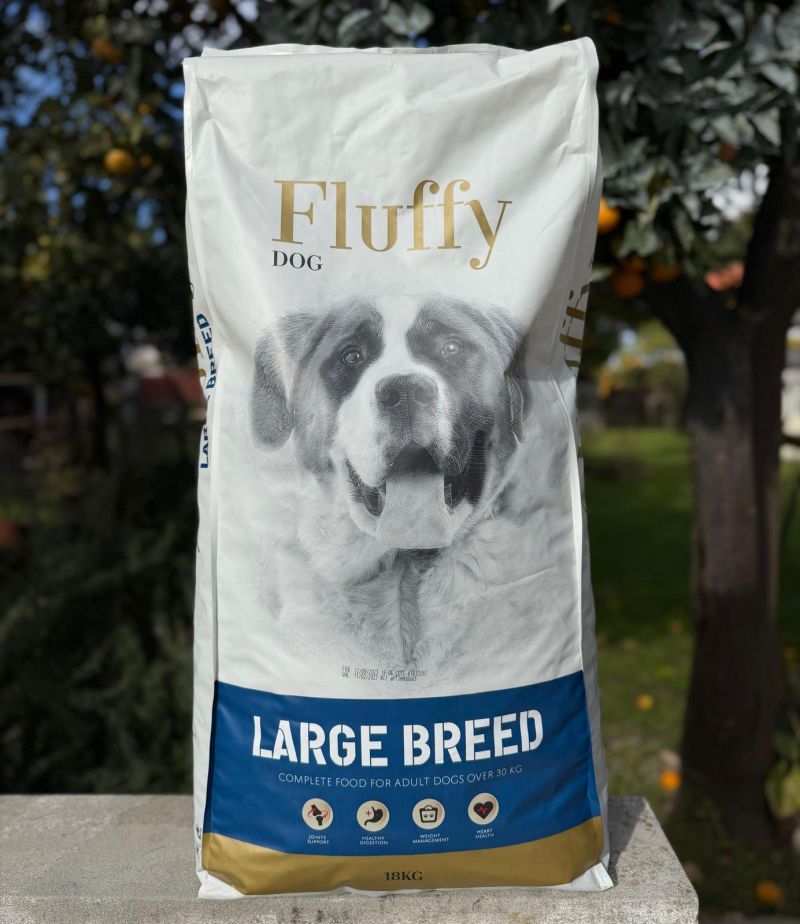 Saco de alimento Fluffy Dog Large Breed, apresentado numa publicação da Agromax